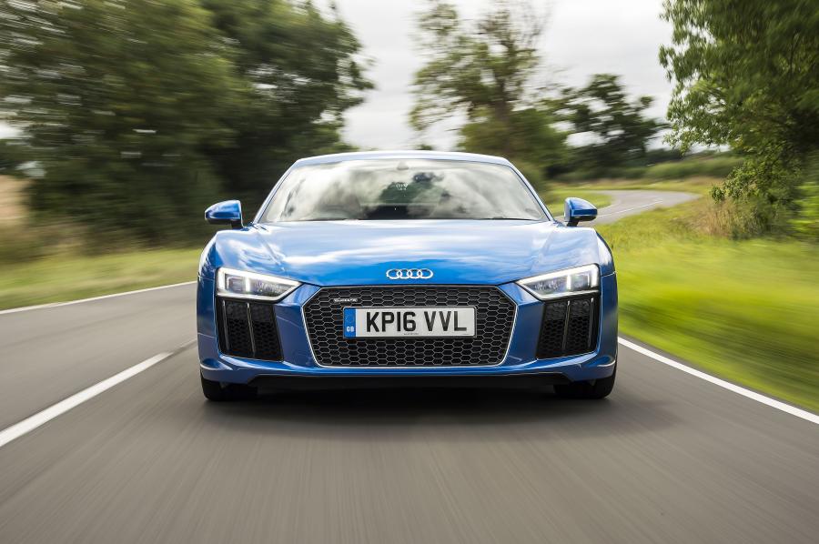  Audi R8 V10 2015 года  (UK) (фото 20 из 25)